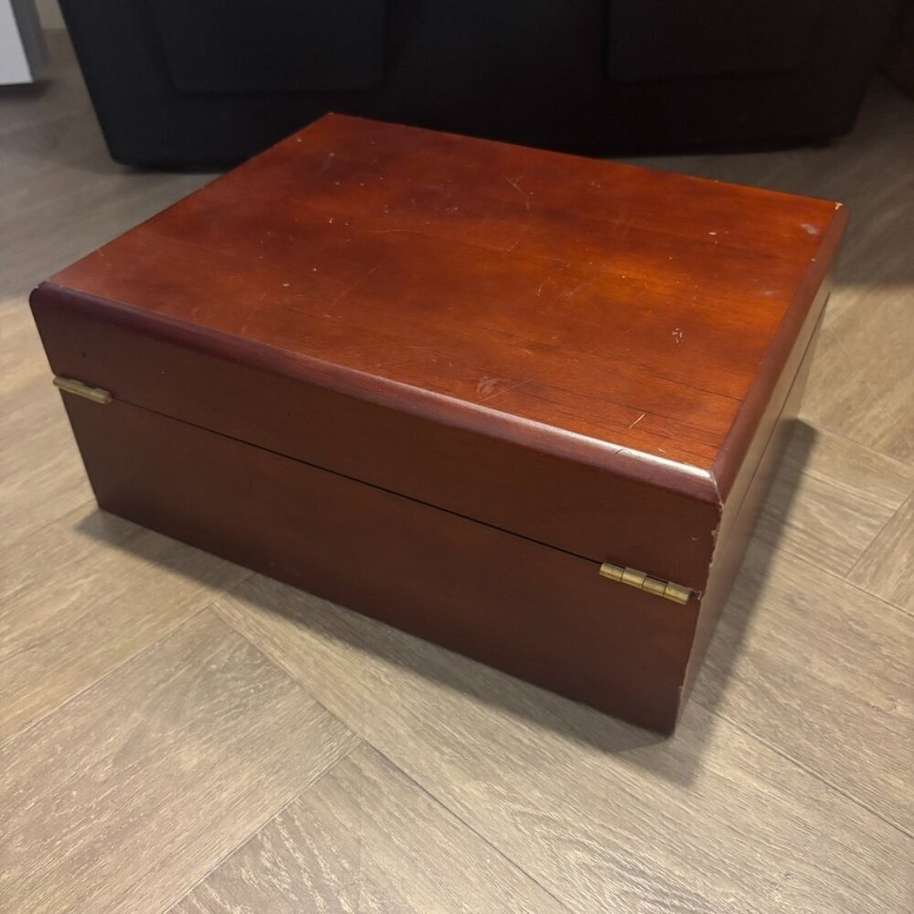 Wooden Humidor Box - Picture 6 of 9